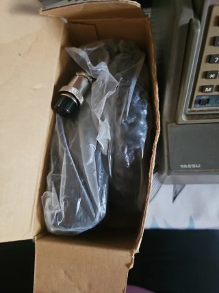 Walkie Talkie YAESU NC-8