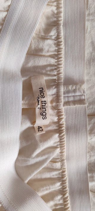 Pantalón fluido color crema