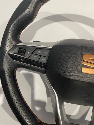 Volante Seat León FR 2025