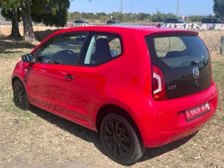 Volkswagen up! 2015