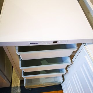CONGELADOR VERTICAL   R3760073048548