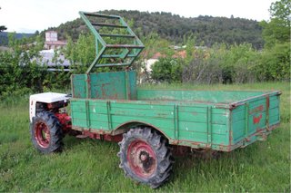 Tractor Lander con remolque