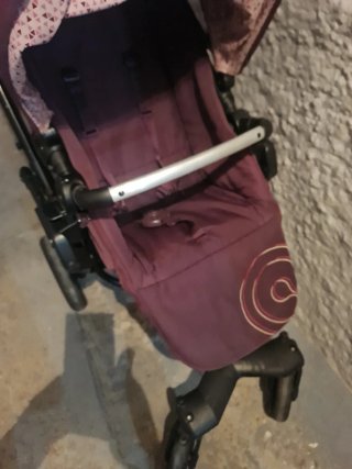 Carrito de bebé lo.dono a alguien que lo necesite.