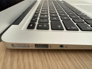 MacBook Air 2017 8 GB RAM 128 GB HD