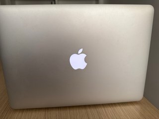 MacBook Air 2017 8 GB RAM 128 GB HD