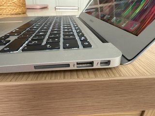 MacBook Air 2017 8 GB RAM 128 GB HD