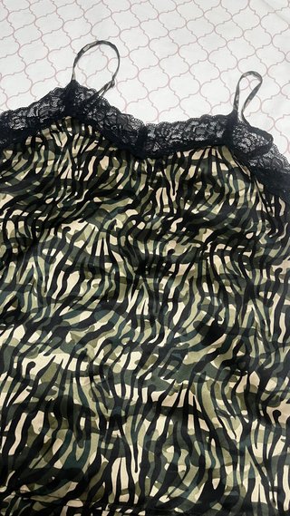 Conjunto pijama estampado cebra encaje