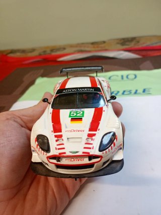 Scalextric Aston Martin DBR-9 Analógico con luz