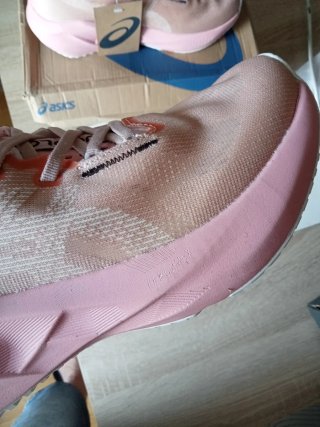 Zapatillas ASICS Beige y Rosa