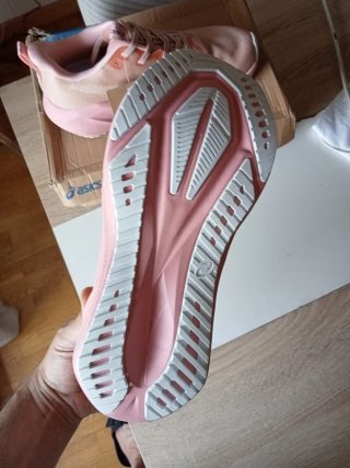 Zapatillas ASICS Beige y Rosa