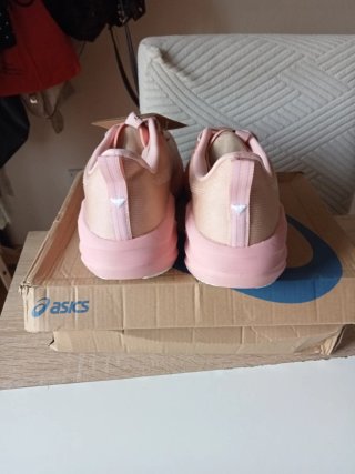 Zapatillas ASICS Beige y Rosa