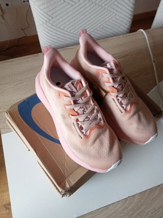 Zapatillas ASICS Beige y Rosa