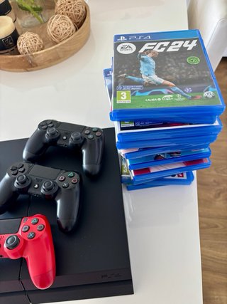 Consola PS4 + 2 Mandos + Cargador + FC24