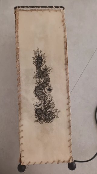 Lámpara de mesa dragón oriental