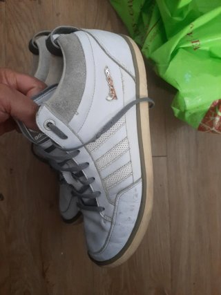 Zapatillas Adidas Blancas y Grises
