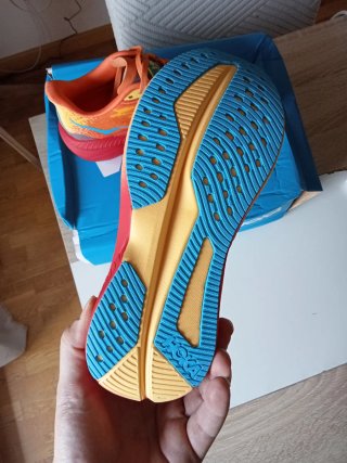 Zapatillas Hoka Running Rojas y Amarillas