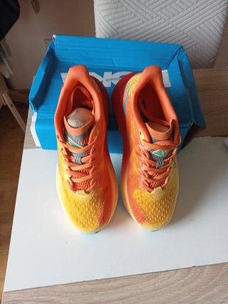 Zapatillas Hoka Running Rojas y Amarillas