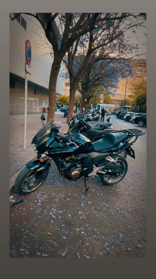 Vendo  Kawasaki Z750S