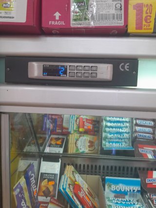 Nevera expositora refrigerada