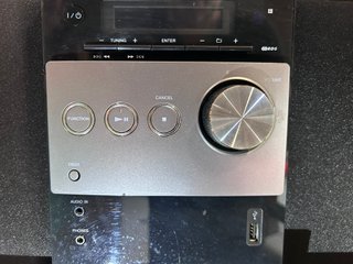 Cadena Musical Sony CD/FM con Base iPod