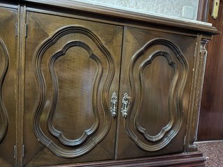 Aparador clásico madera con tapa mármol