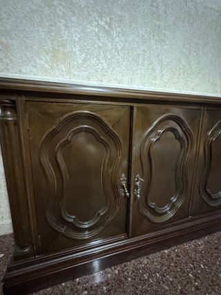 Aparador clásico madera con tapa mármol