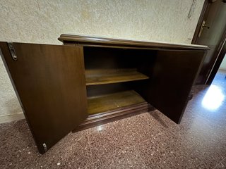 Aparador clásico madera con tapa mármol