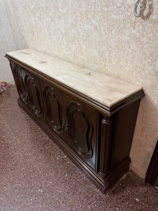 Aparador clásico madera con tapa mármol