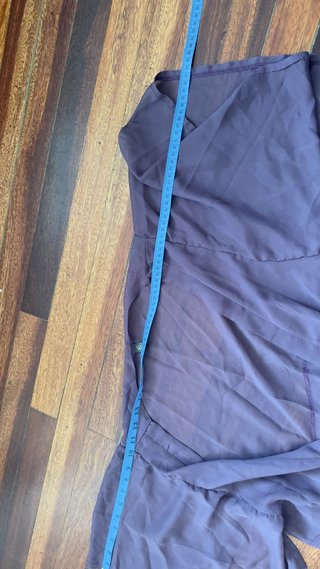 Vestido de playa morado y rosa