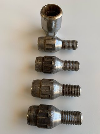 Tornillos antirrobo Opel + Llave