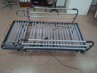 Cama clínica articulada eléctrica