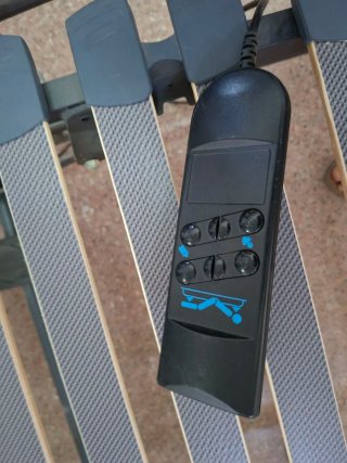 Cama clínica articulada eléctrica