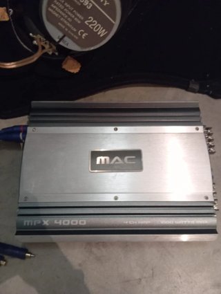 Altavoces Kenwood y Sony con Subwoofer