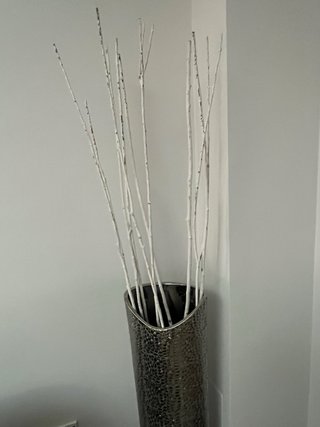 Jarrón Decorativo Plateado y Blanco