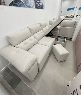 Sofá Chaiselongue convertible cama. PAGO 10 MESESE