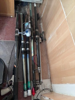 Lote material de pesca surfcasting: cañas, carrete
