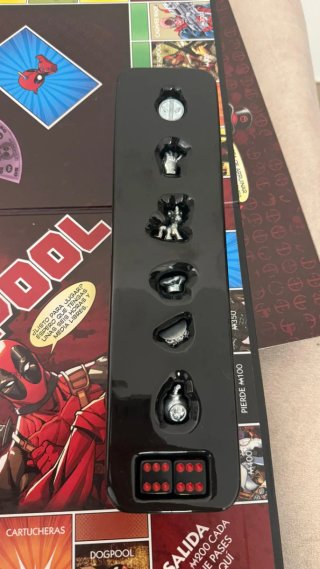 Monopoly Deadpool Marvel Edición Completa