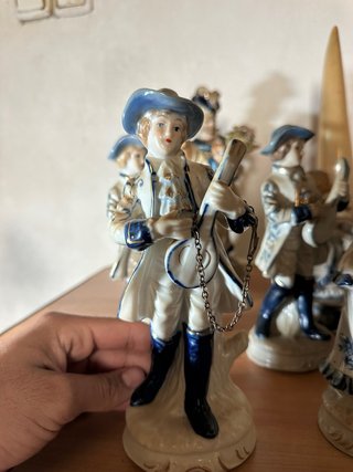 Lote de figuras de porcelana estilo antiguo