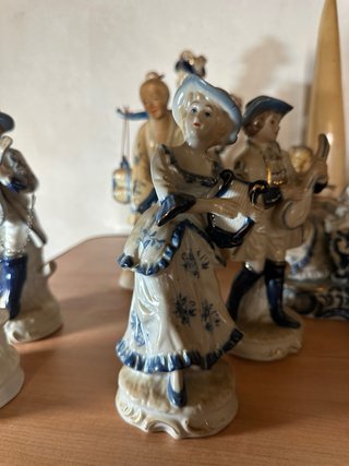 Lote de figuras de porcelana estilo antiguo