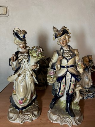 Lote de figuras de porcelana estilo antiguo