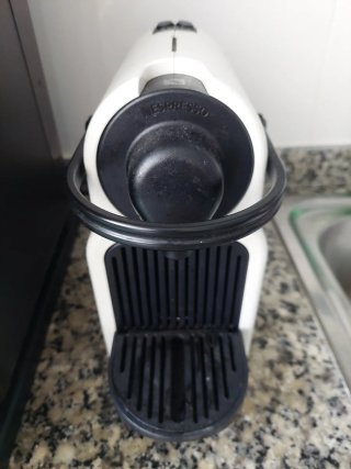 Cafetera Nespresso + (150 cápsulas Gratis)