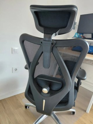 Silla de oficina ergonómica negra
