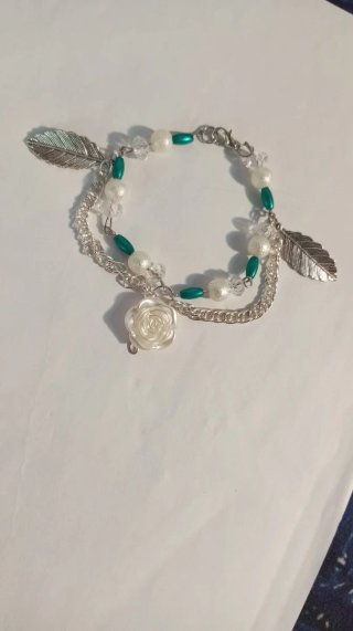 Pulsera artesanal plata y verde