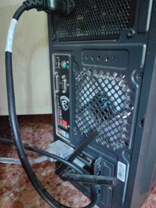 Ordenador de mesa ryzen 7, 16gb ram + monitor 27"