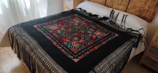 Mantón de Manila Negro Bordado Flores