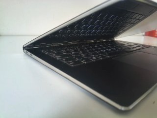 Yoga 910 convertible i7 7500 8G 512G 20hrs battery