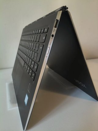 Yoga 910 convertible i7 7500 8G 512G 20hrs battery