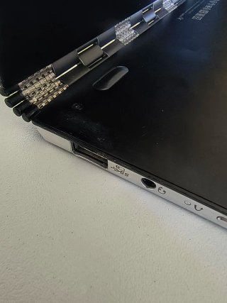 Yoga 910 convertible i7 7500 8G 512G 20hrs battery