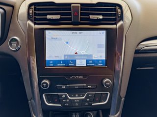 FORD MONDEO 2.0 HYBRID TITANIUM