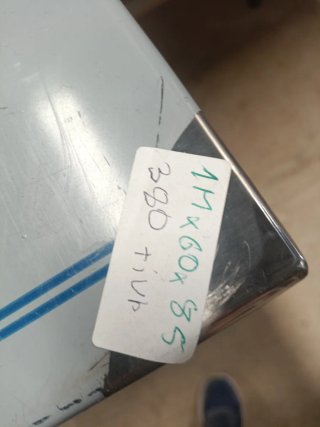MESA ACERO CON ESTANTES MIRA MI PERFIL